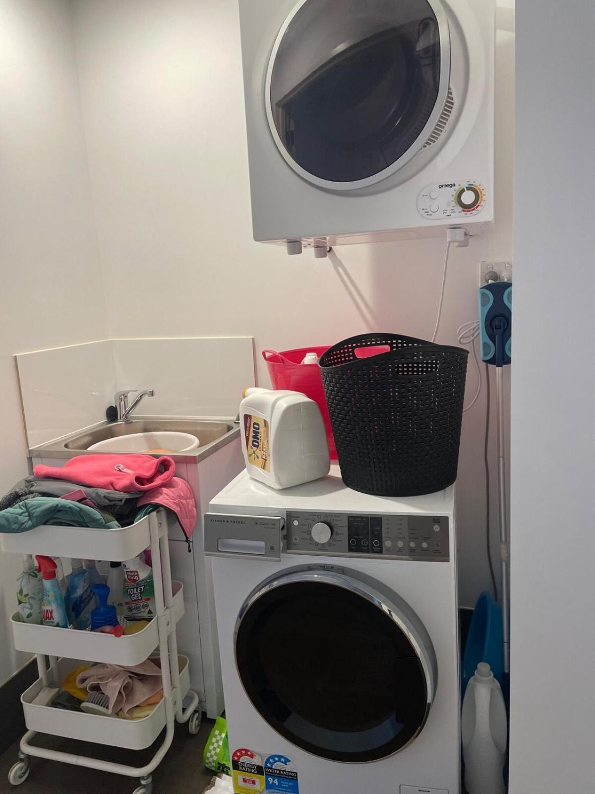Shared Modern Near Airport Apartment Sydney